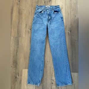 Abercrombie ultra high rise 90s straight leg jean size 27